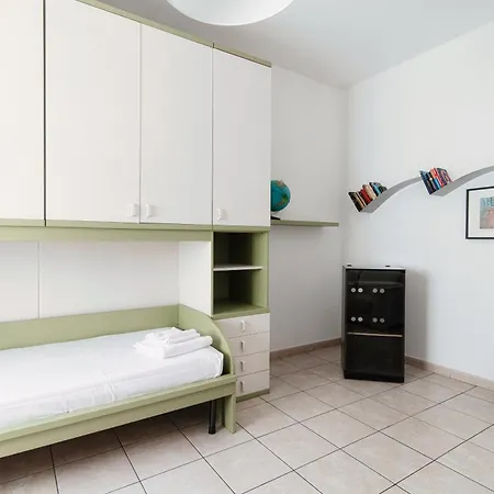 Apartment Casa Vincentina Con Parcheggio Privato 6 Posti Letto Como