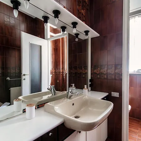 Apartamento Casa Vincentina Con Parcheggio Privato 6 Posti Letto Como